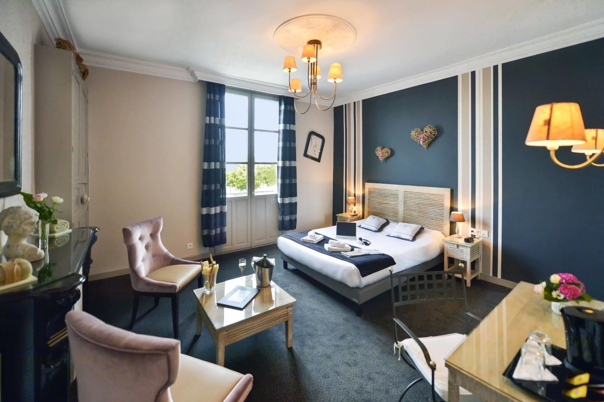 Cristal Hotel Restaurant - Logis Hotels Saumur Luaran gambar